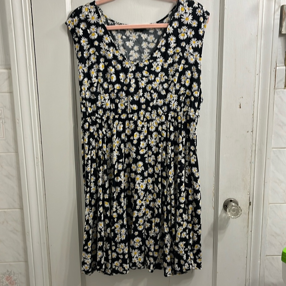 Torrid Sleeveless Floral Daisy Dress size 1